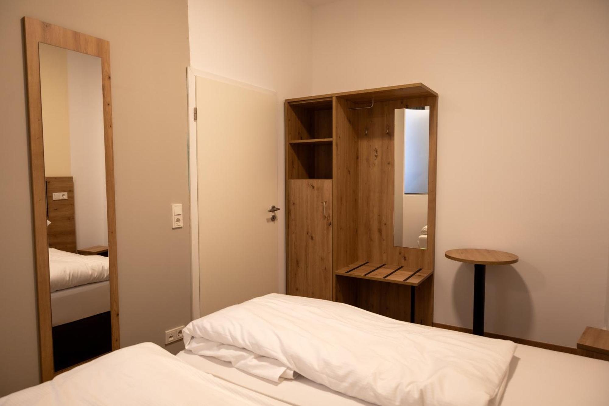 Hln Apartments Am Bahnhof Саарбрюкен Екстериор снимка