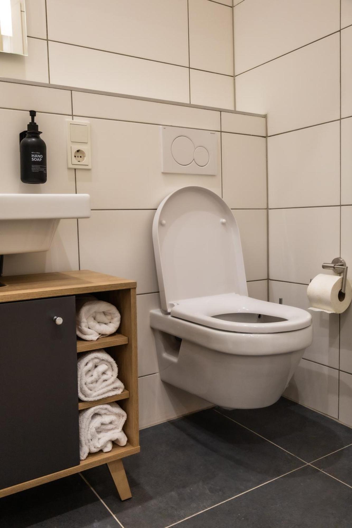 Hln Apartments Am Bahnhof Саарбрюкен Екстериор снимка