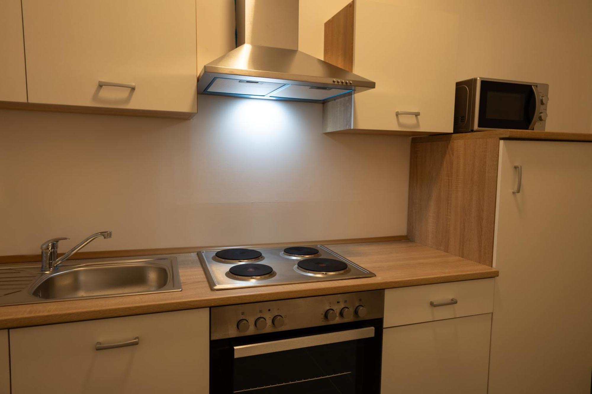 Hln Apartments Am Bahnhof Саарбрюкен Екстериор снимка