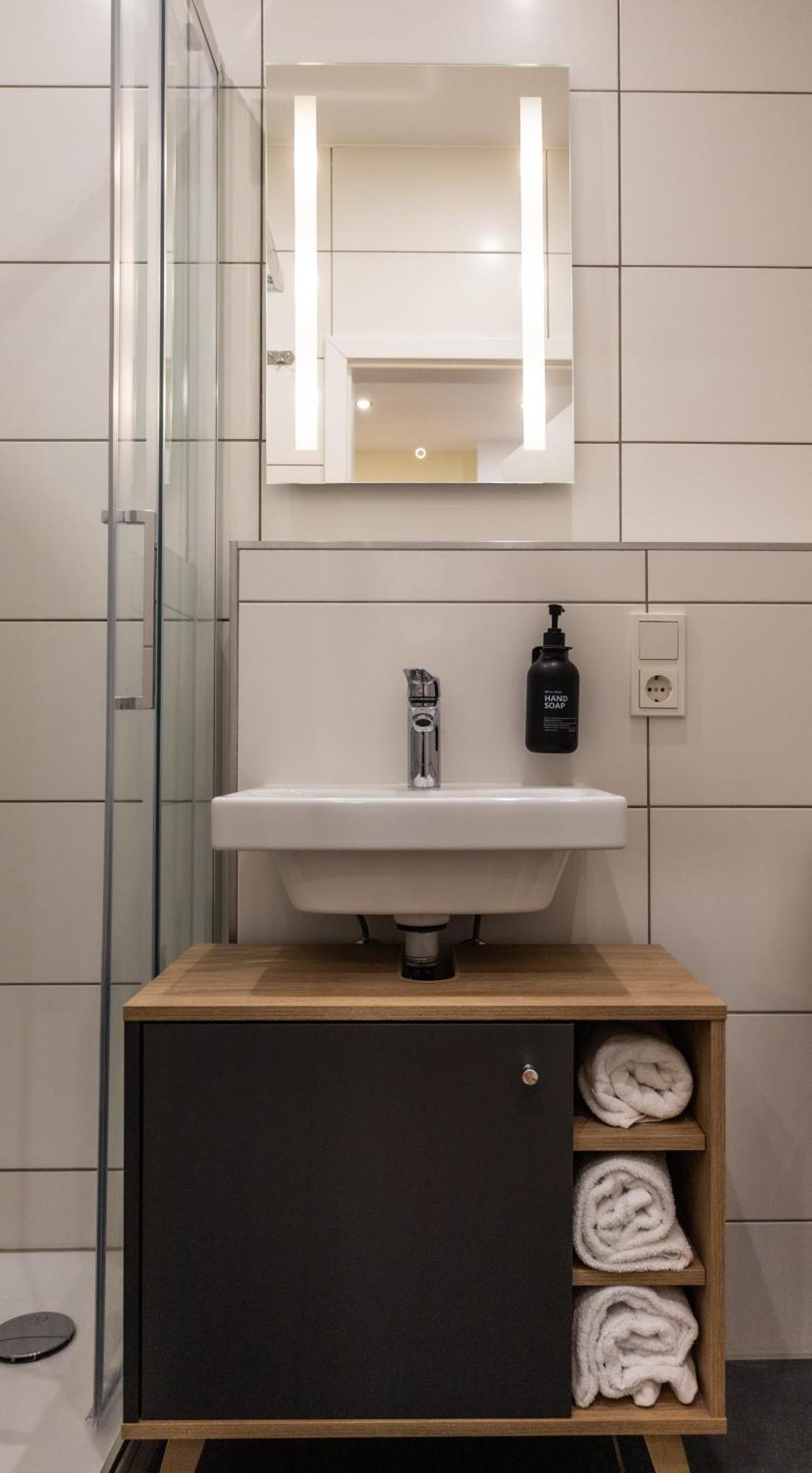 Hln Apartments Am Bahnhof Саарбрюкен Екстериор снимка